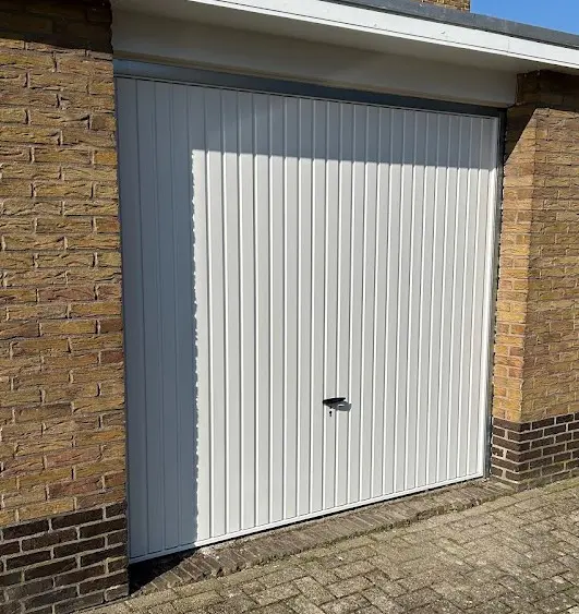 Garagebox met nieuwe deur na overname door BoxCare