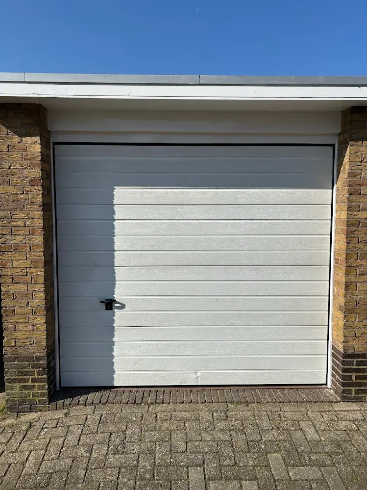 Reiniging en onderhoud van een garagebox door BoxCare
